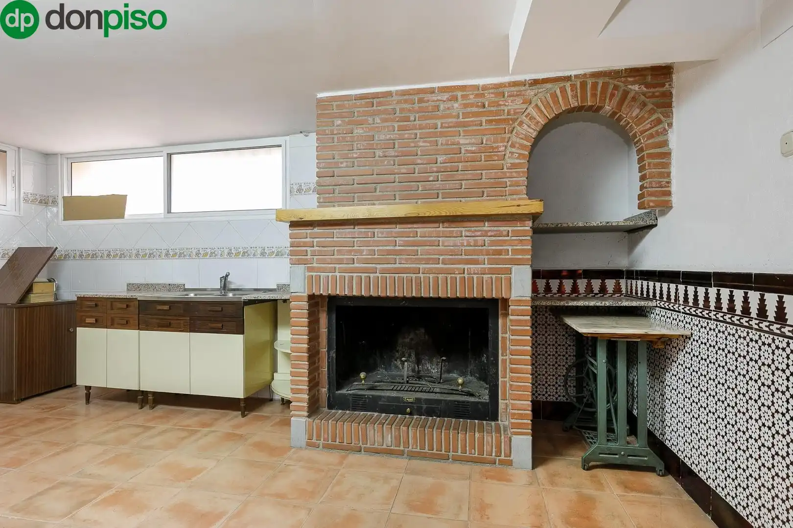Kitchen of Houses for sale in Granada  with Private garden, Terrace and Storage room