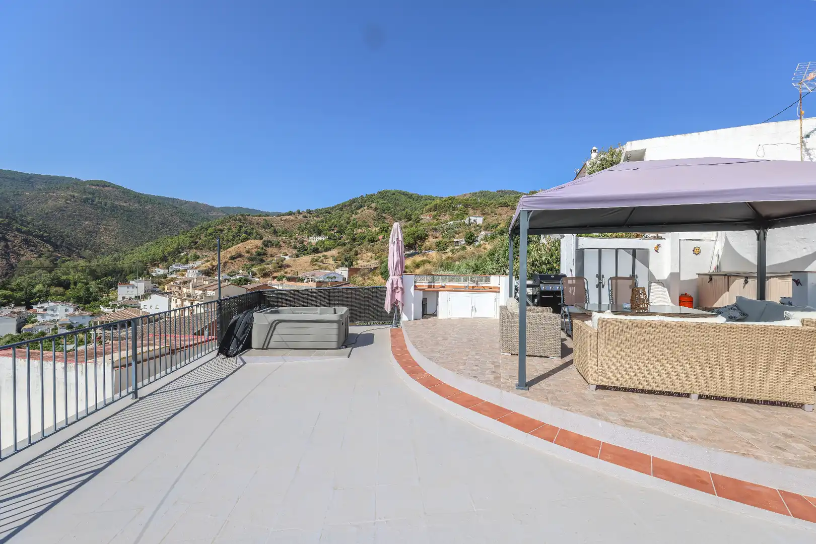 Terraza de Casa adosada en venta en Tolox con Terraza y Amueblado