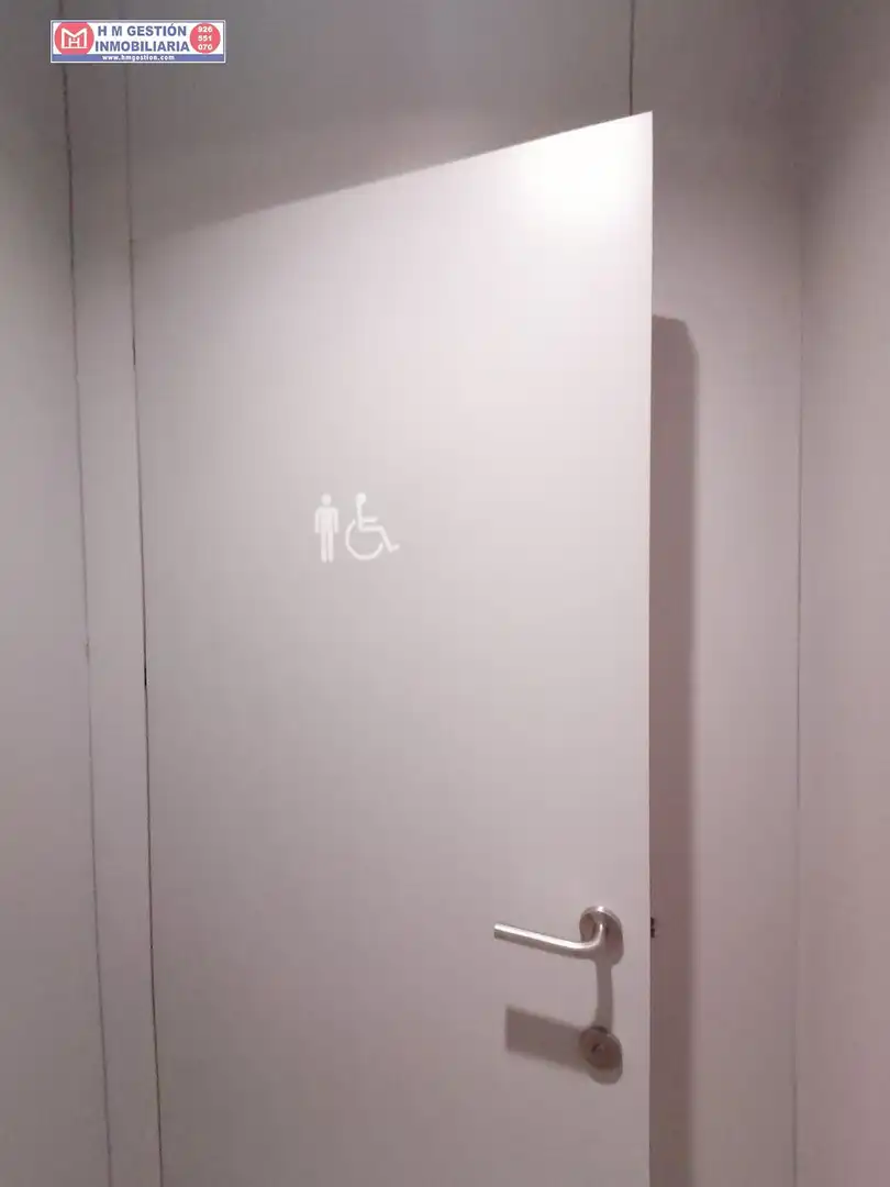 Baño de Local de alquiler en Herencia con Aire acondicionado