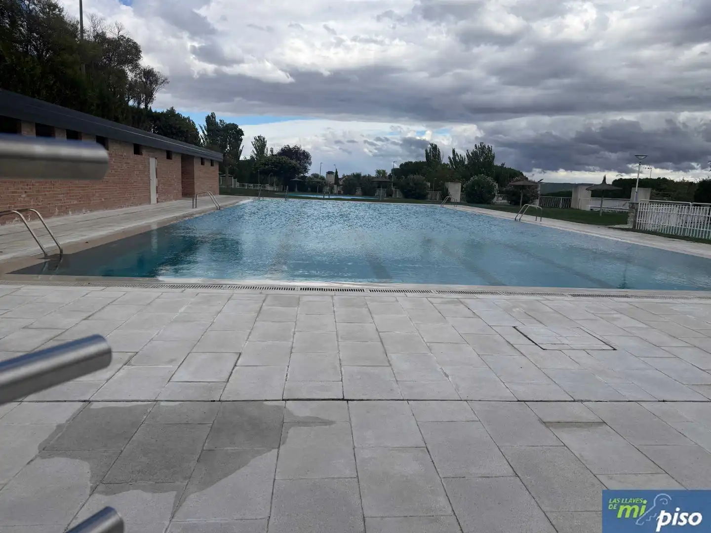 Piscina de Casa o chalet en venta en Tudela de Duero con Calefacción, Jardín privado y Terraza