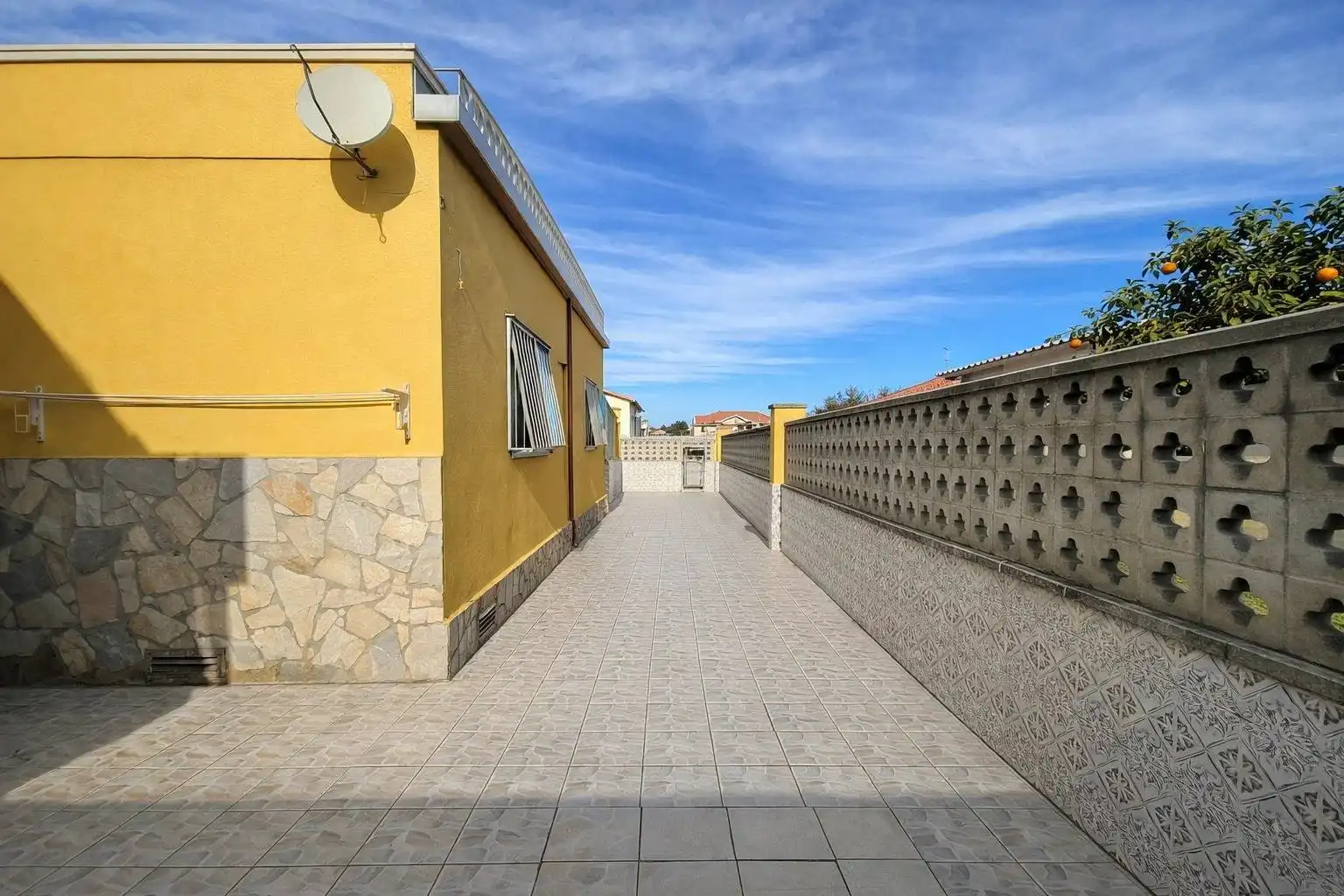 Terrassa de Casa o xalet en venda en Empuriabrava amb Aire condicionat, Calefacció i Jardí privat