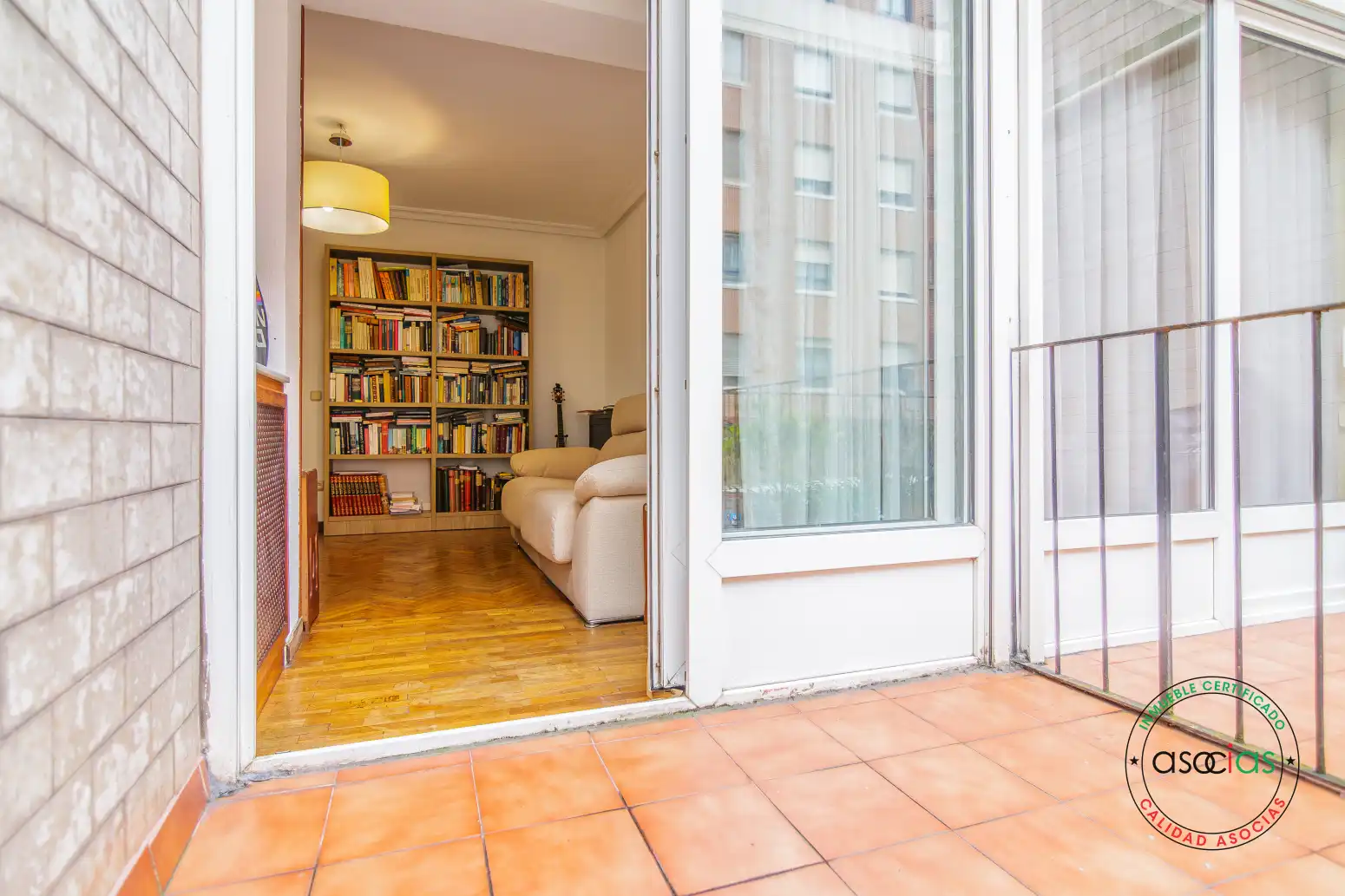 Terrassa de Pis en venda en Oviedo  amb Calefacció, Parquet i Terrassa