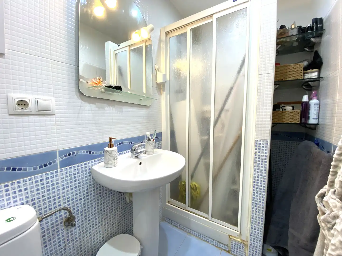Bathroom of Flat for sale in Cartes  with Heating, Parquet flooring and Balcony