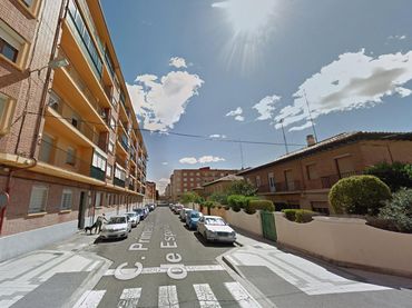 Piso con balcón en venta en BAILEN