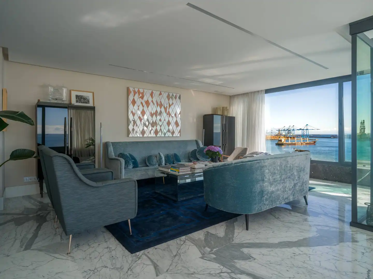 Sala d'estar de Pis de lloguer en Las Palmas de Gran Canaria amb Aire condicionat, Traster i Moblat