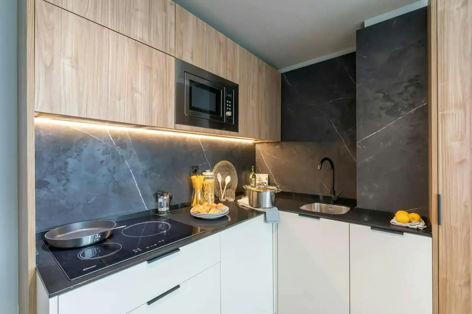 Kitchen of Flat for rent in Madrid  with Air Conditioner, Heating and Furnished