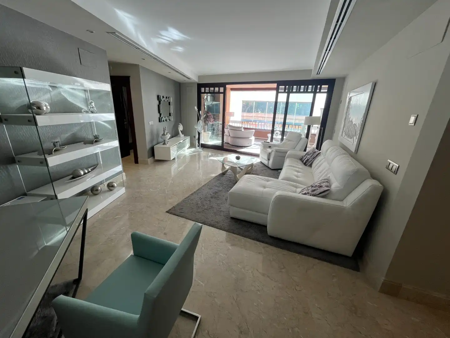 Apartament amb piscina en venda a San Pedro de Alcántara, imagen 2