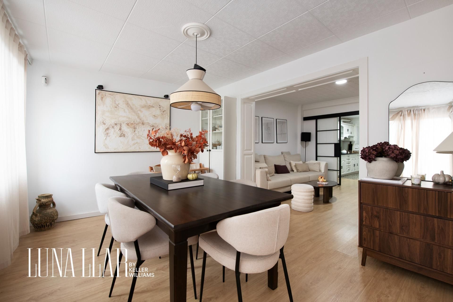 Menjador de Planta baixa en venda en Gavà amb Calefacció, Parquet i Terrassa