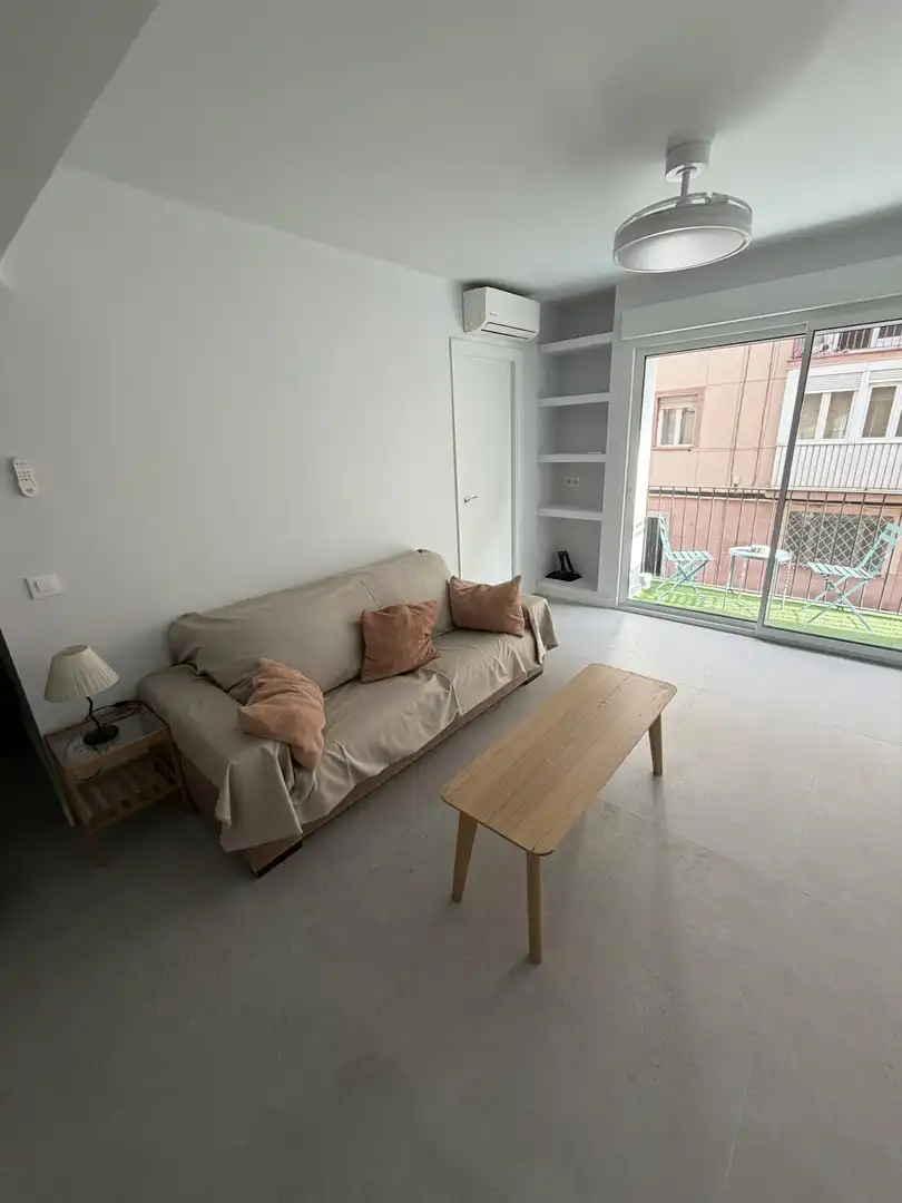 Sala de estar de Piso de alquiler en Madrid con Aire acondicionado, Calefacción y Amueblado
