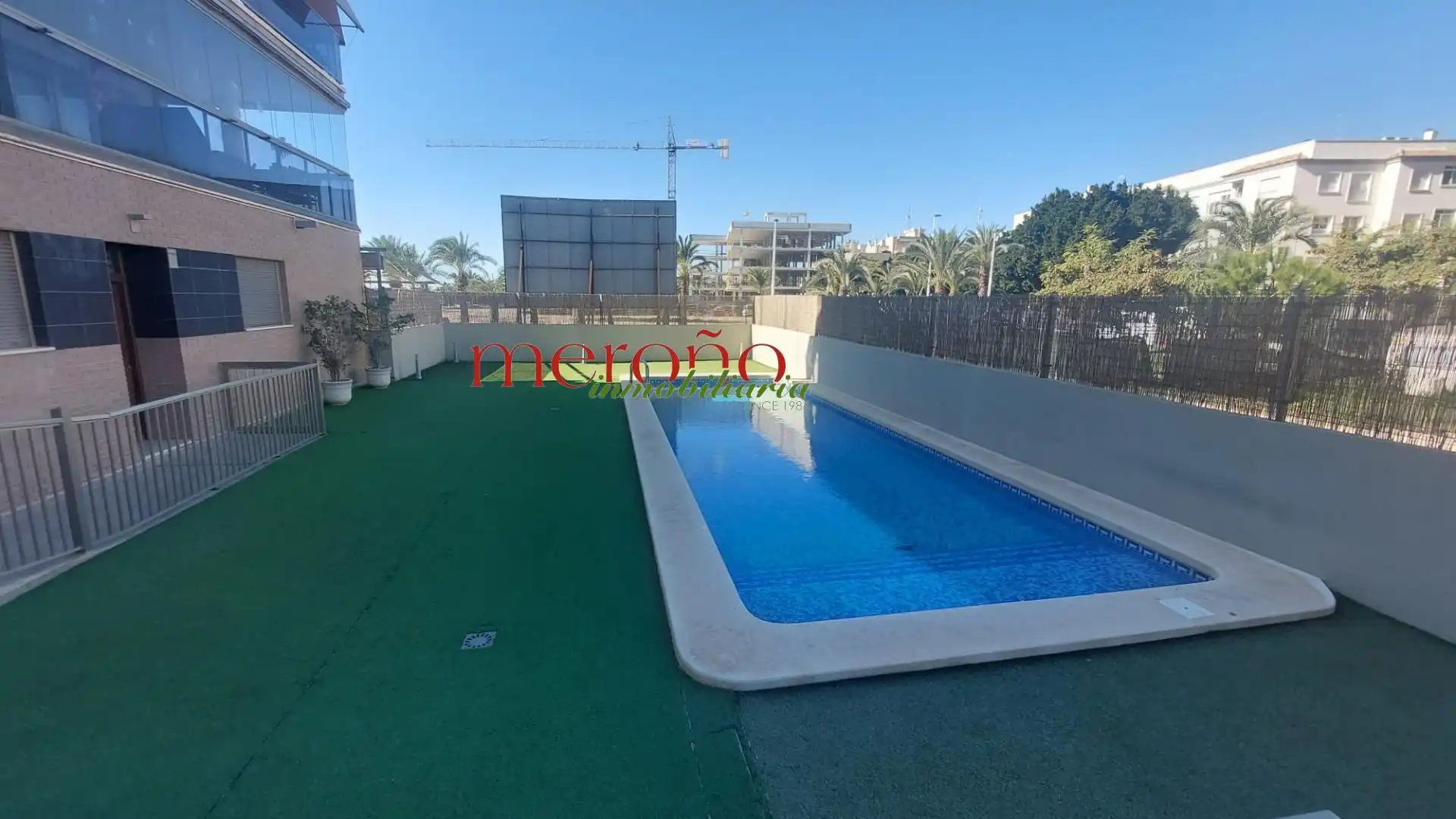 Piscina de Piso de alquiler en Elche / Elx con Terraza y Piscina comunitaria