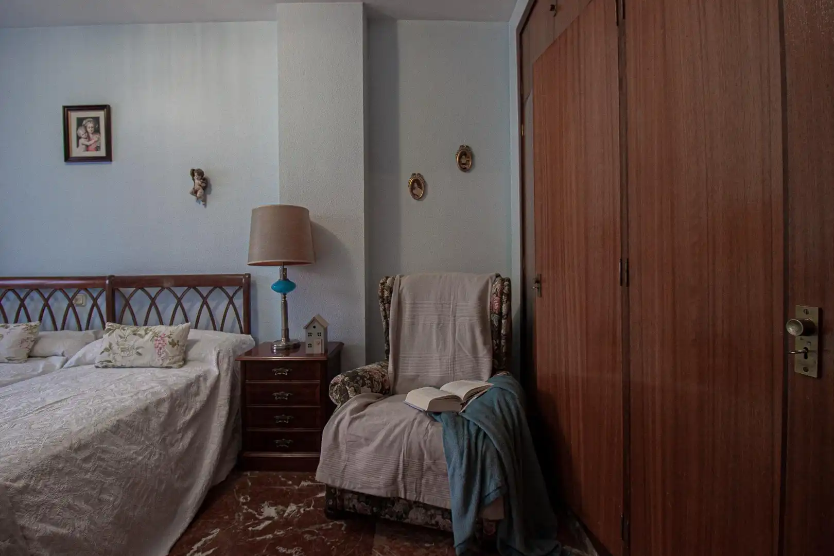Bedroom of Flat for sale in Sevilla  with Air Conditioner, Heating and Community pool