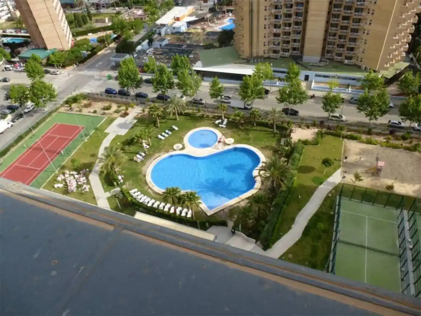 Schwimmbecken von Wohnungen zur Miete in Benidorm mit Schwimmbad und Balkon