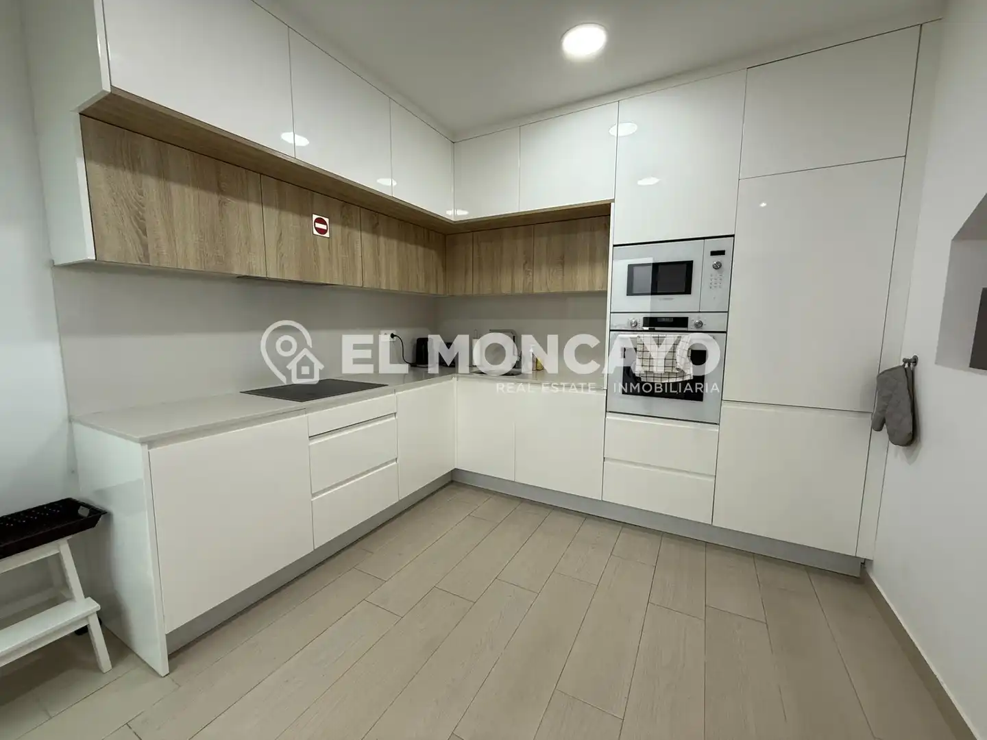Cocina de Casa adosada en venta en Rojales con Aire acondicionado, Calefacción y Jardín privado
