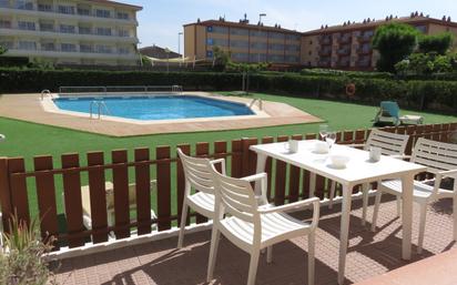 Piscina de Apartament en venda en L'Estartit amb Aire condicionat i Terrassa