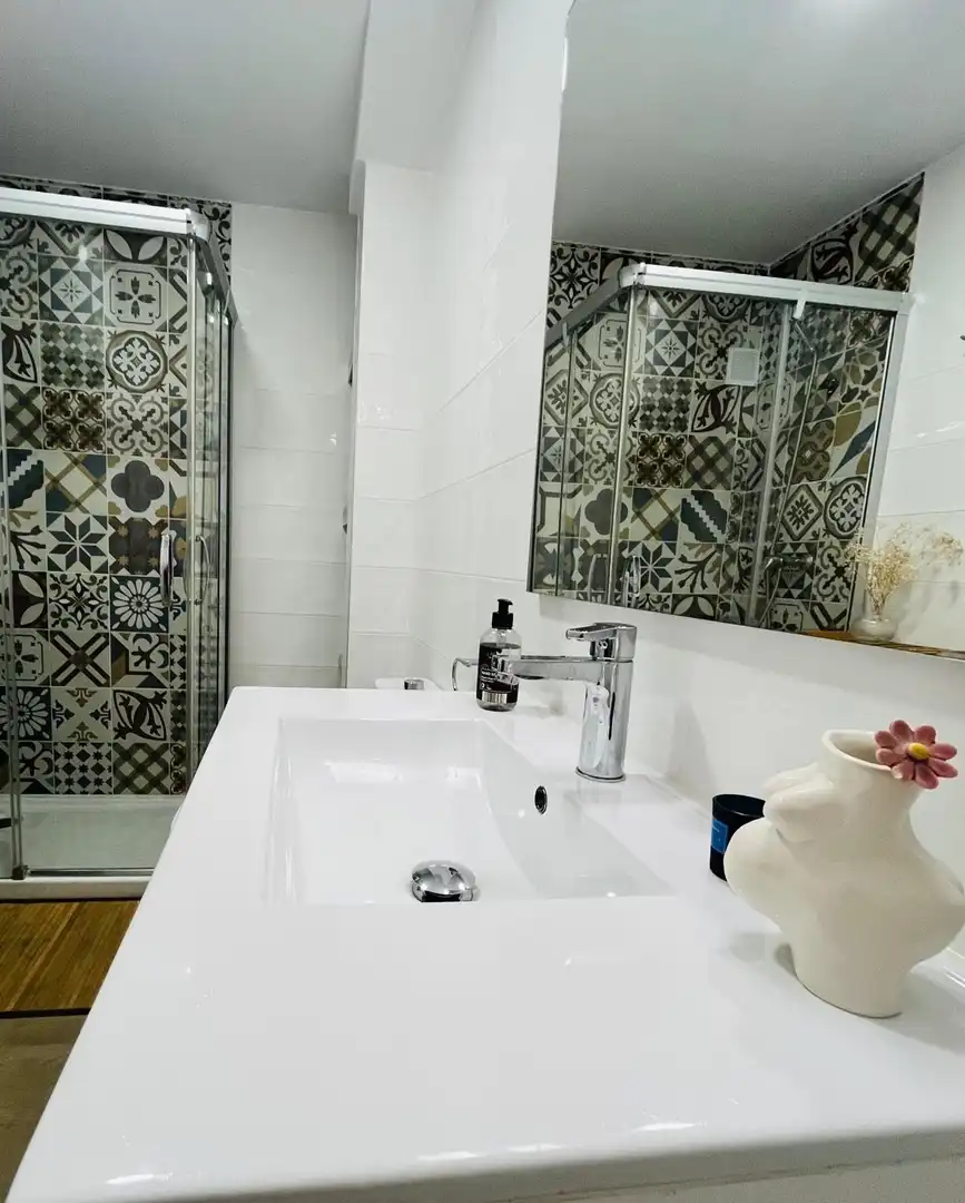 Badezimmer von Wohnung zur Miete in Alicante / Alacant mit Klimaanlage, Heizung und Terrasse