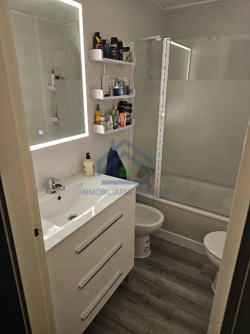 Baño de Piso en venta en Ogíjares con Aire acondicionado, Calefacción y Parquet