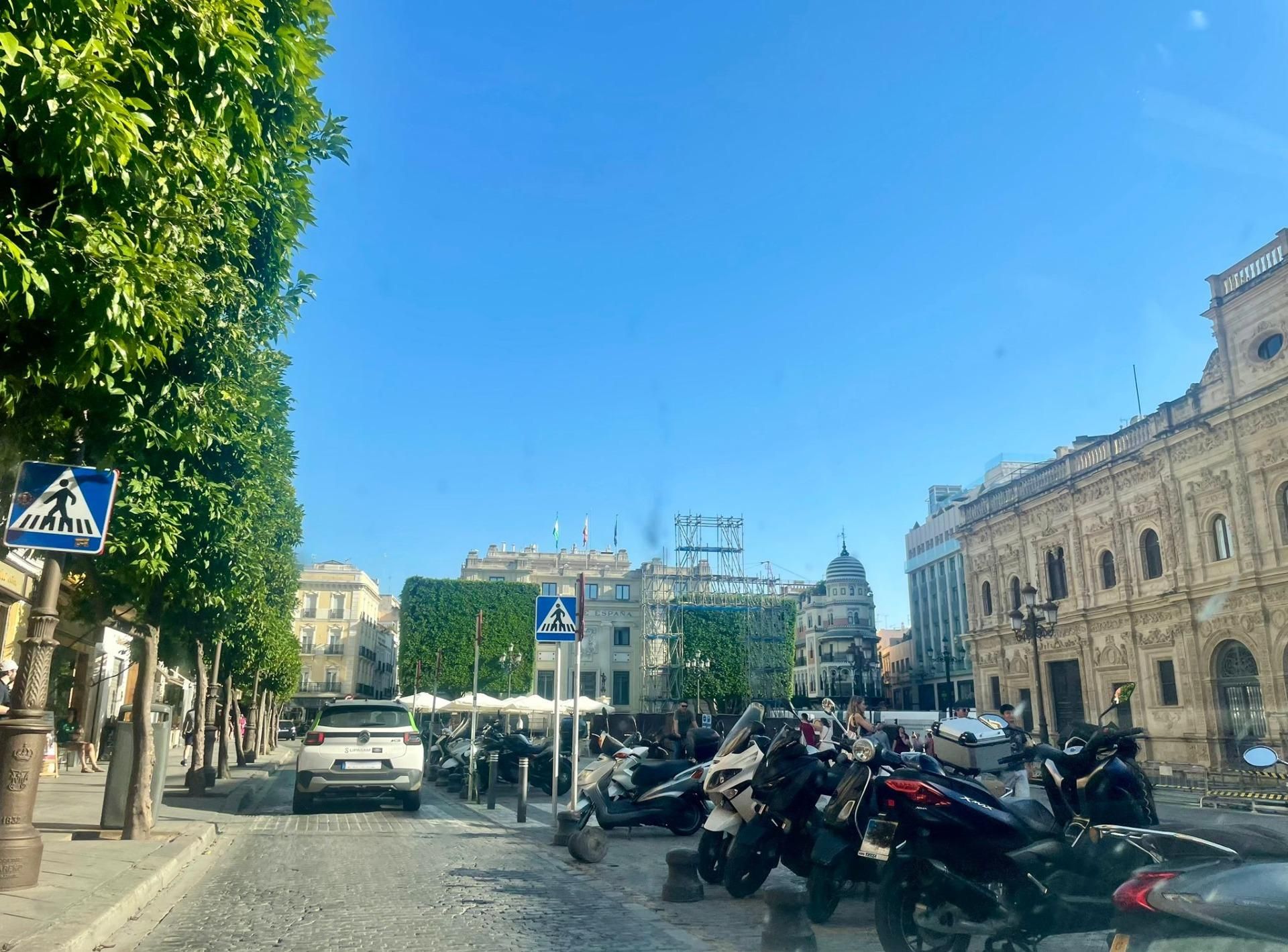 Vista exterior de Pis en venda en  Sevilla Capital amb Aire condicionat i Balcó
