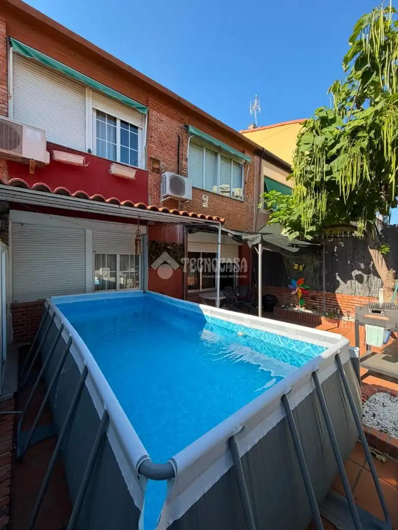 Swimming pool of Flat for sale in Madrid  with Heating
