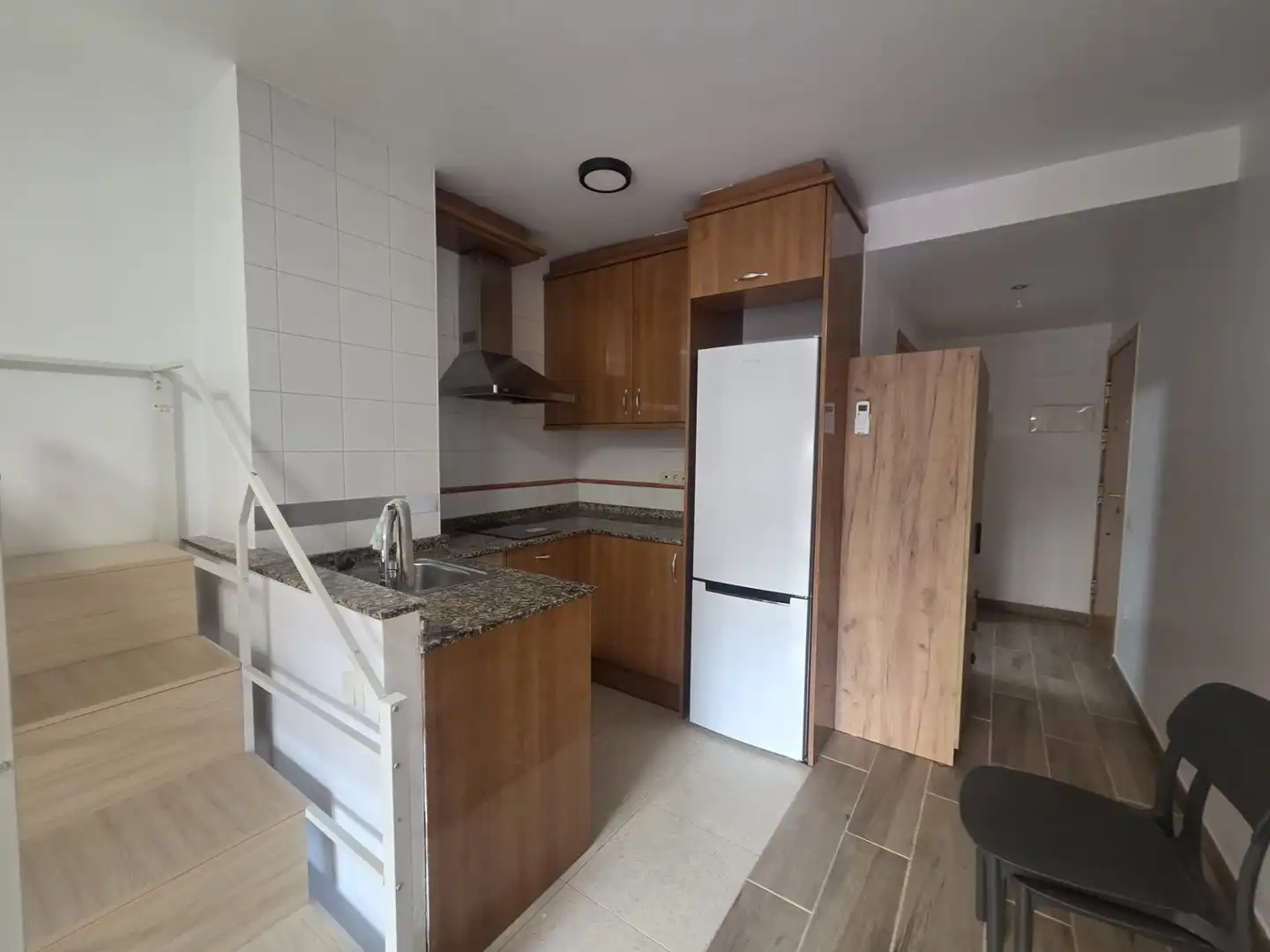 Cuina de Estudi de lloguer en Lleida amb Terrassa i Moblat
