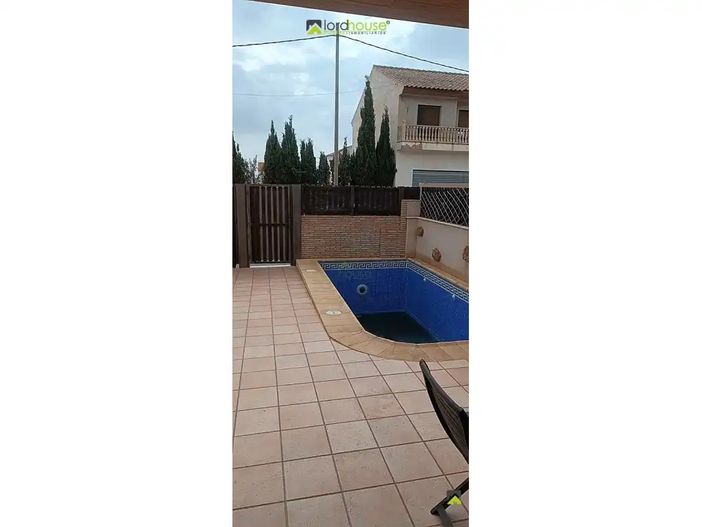 Schwimmbecken von Maisonette zum Verkauf in Lorca