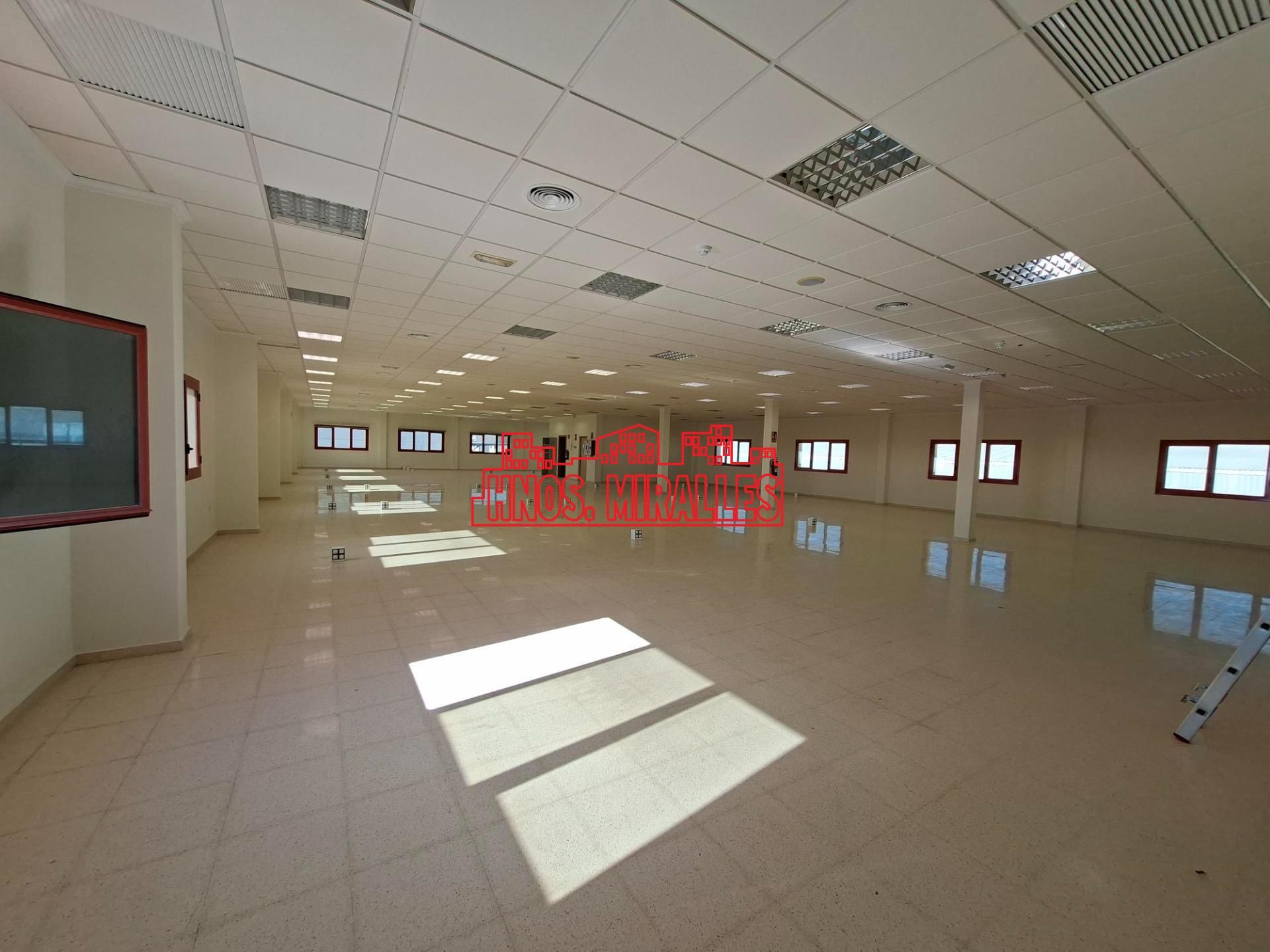 Oficina de alquiler en Elche / Elx con Aire acondicionado y Calefacción