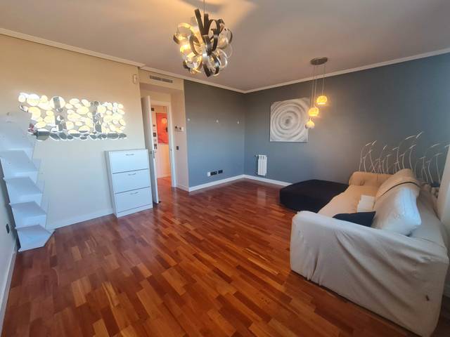 Piso en Venta en Calle de César Cort Botí en Valdebebas - Valdefuentes