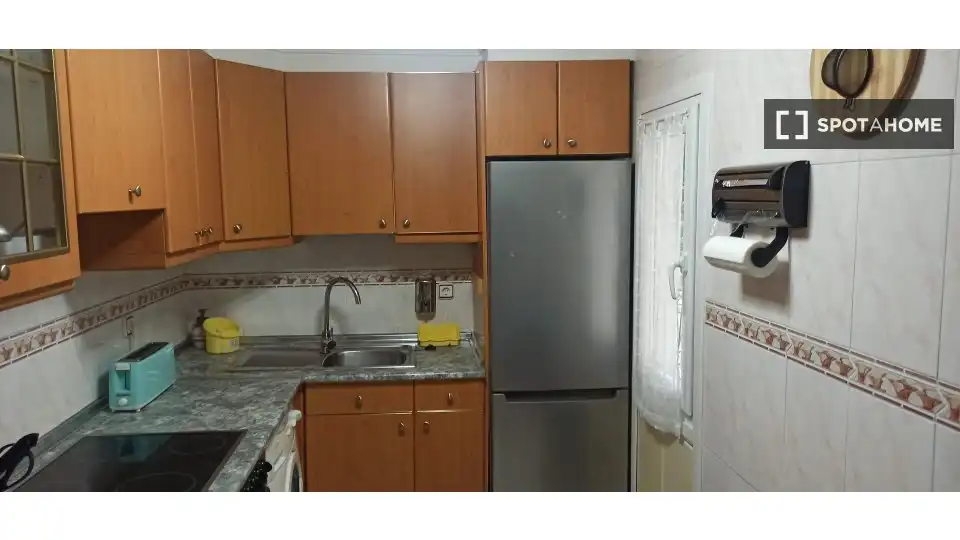 Cuina de Apartament per a compartir en Zarautz amb Aire condicionat, Calefacció i Terrassa