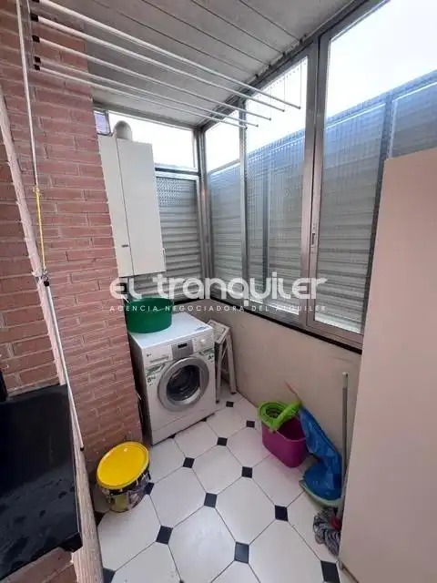 Bedroom of Flat for rent in Madrid  with Air Conditioner, Parquet flooring and Swimming Pool
