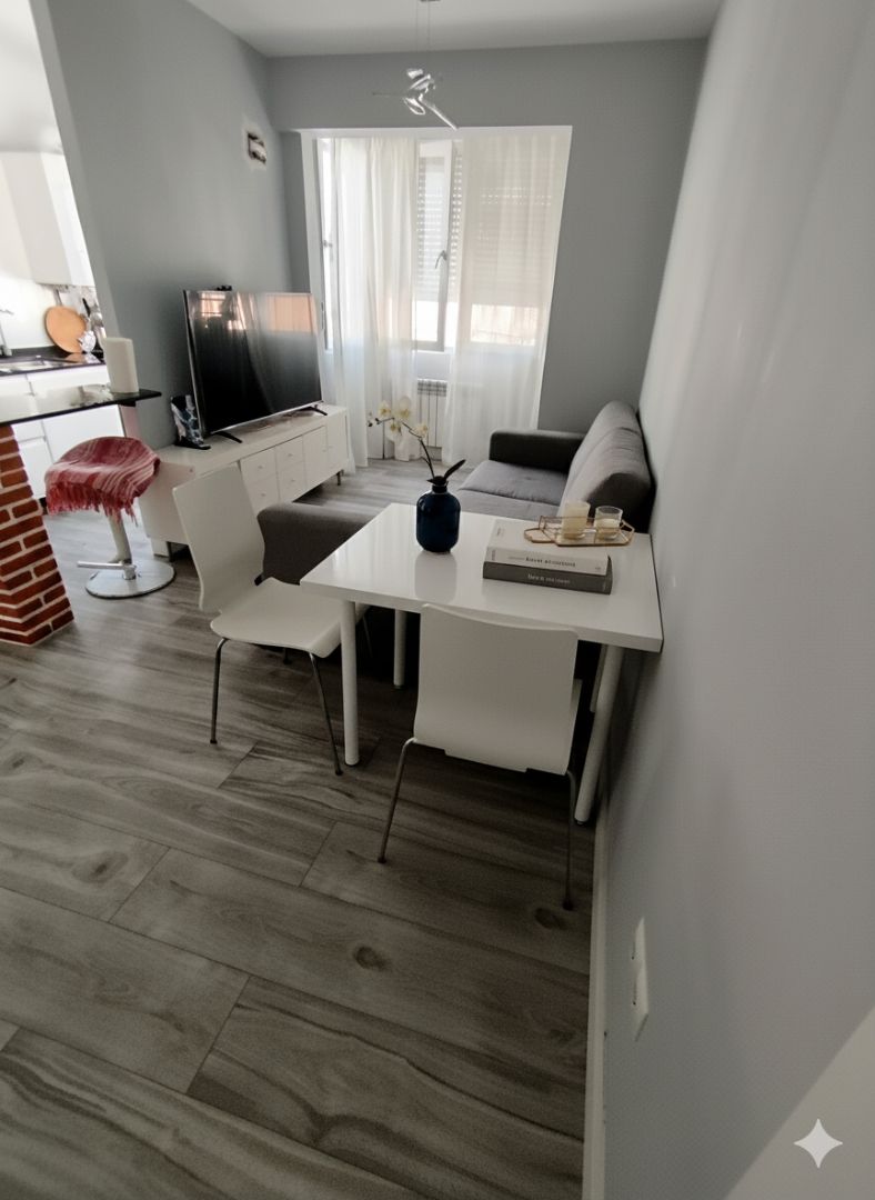 Dining room of Flat for sale in  Madrid Capital  with Heating and Oven