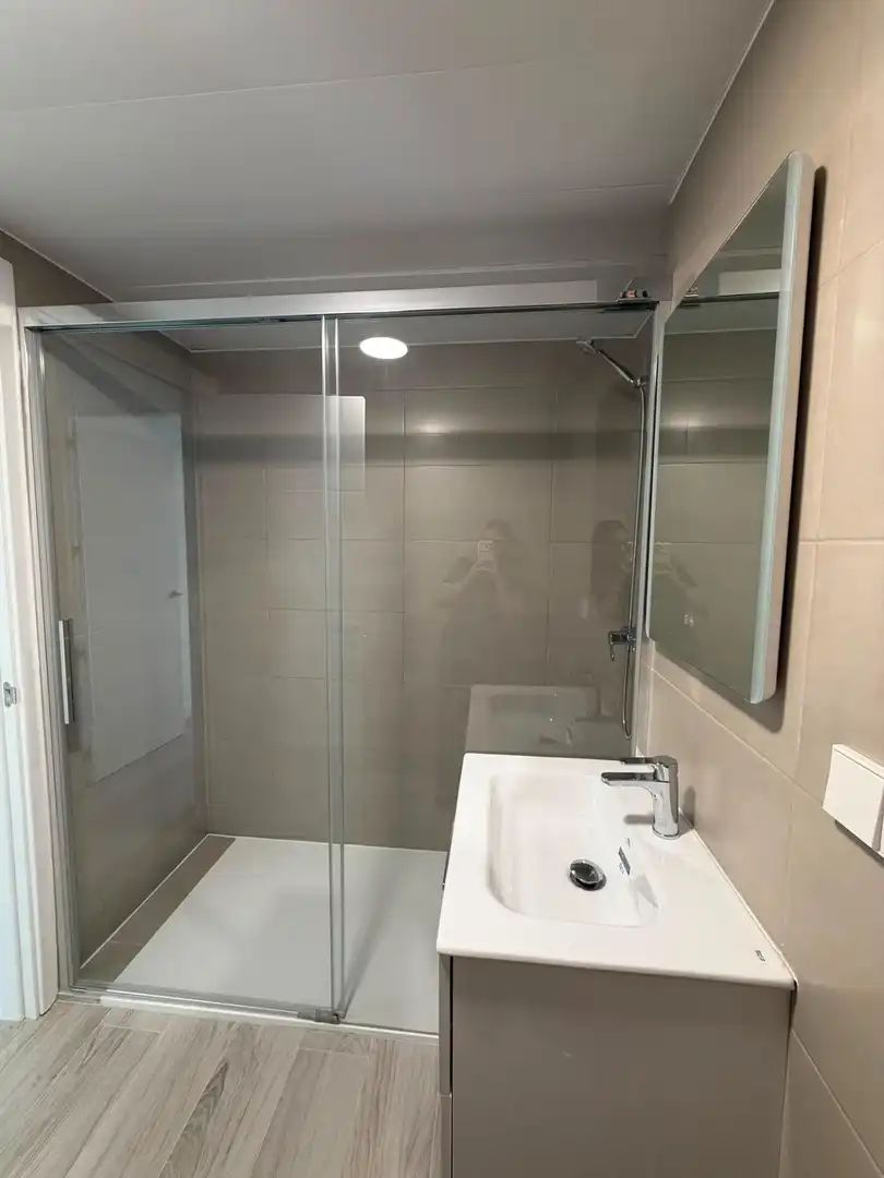 Bathroom of Flat for rent in Madrid  with Heating, Terrace and Storage room