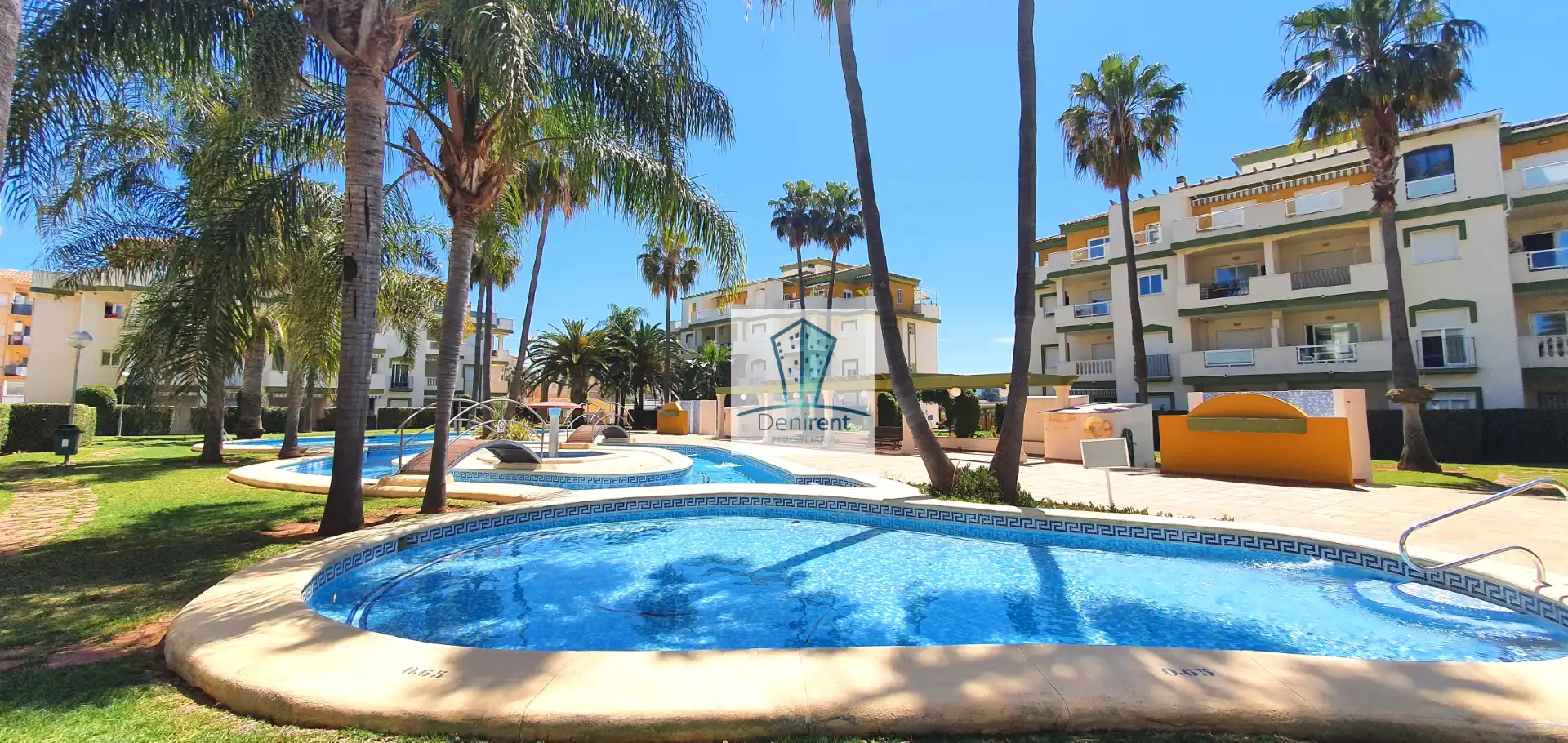 Piscina de Apartamento de alquiler en Dénia con Aire acondicionado, Calefacción y Terraza