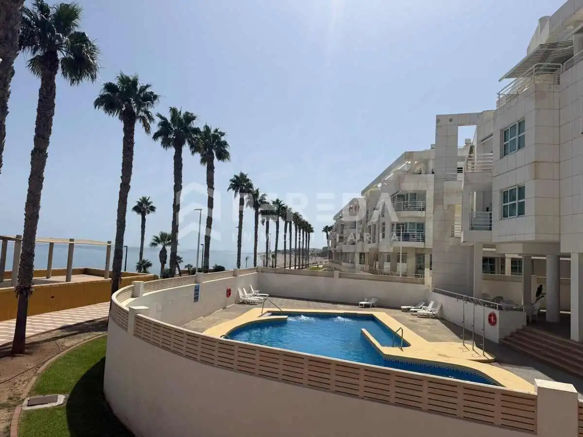 Piscina de Apartamento en venta en Roquetas de Mar con Aire acondicionado, Terraza y Amueblado