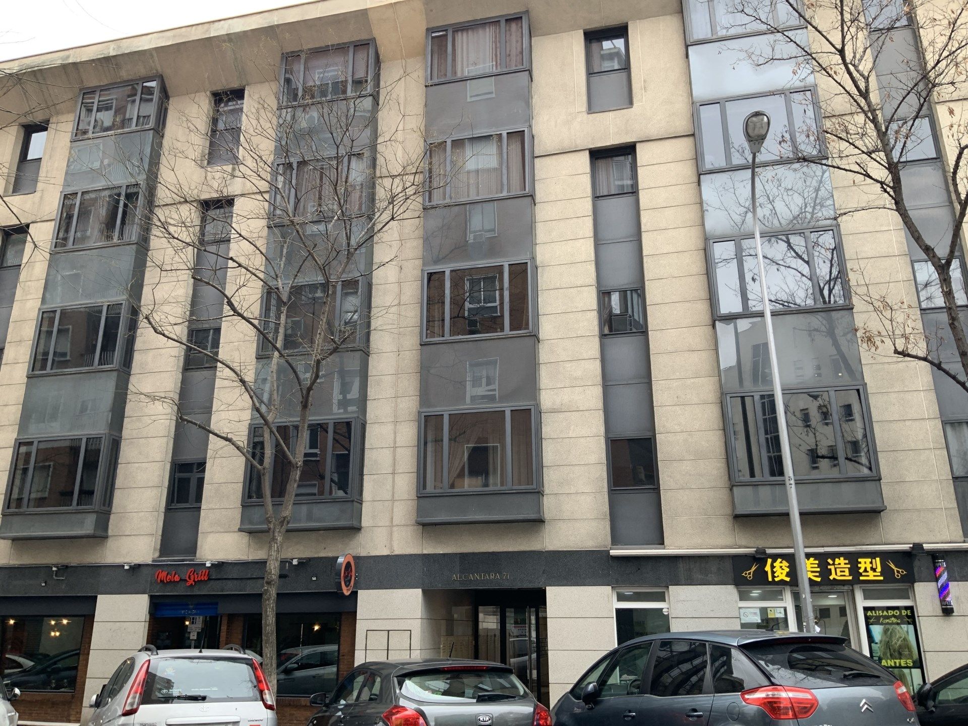Exterior view of Flat for sale in  Madrid Capital  with Parquet flooring and Furnished