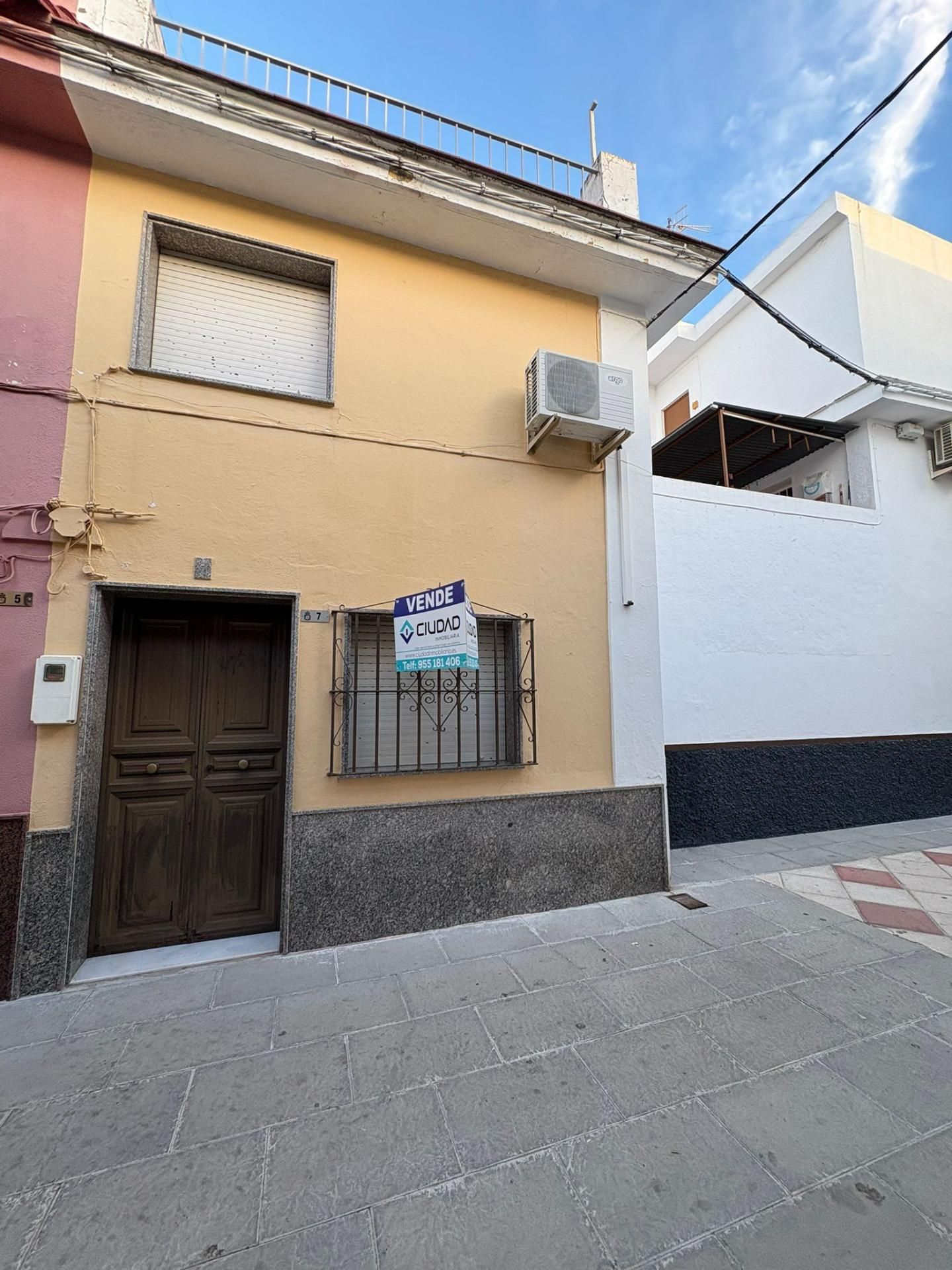 Exterior view of House or chalet for sale in Morón de la Frontera