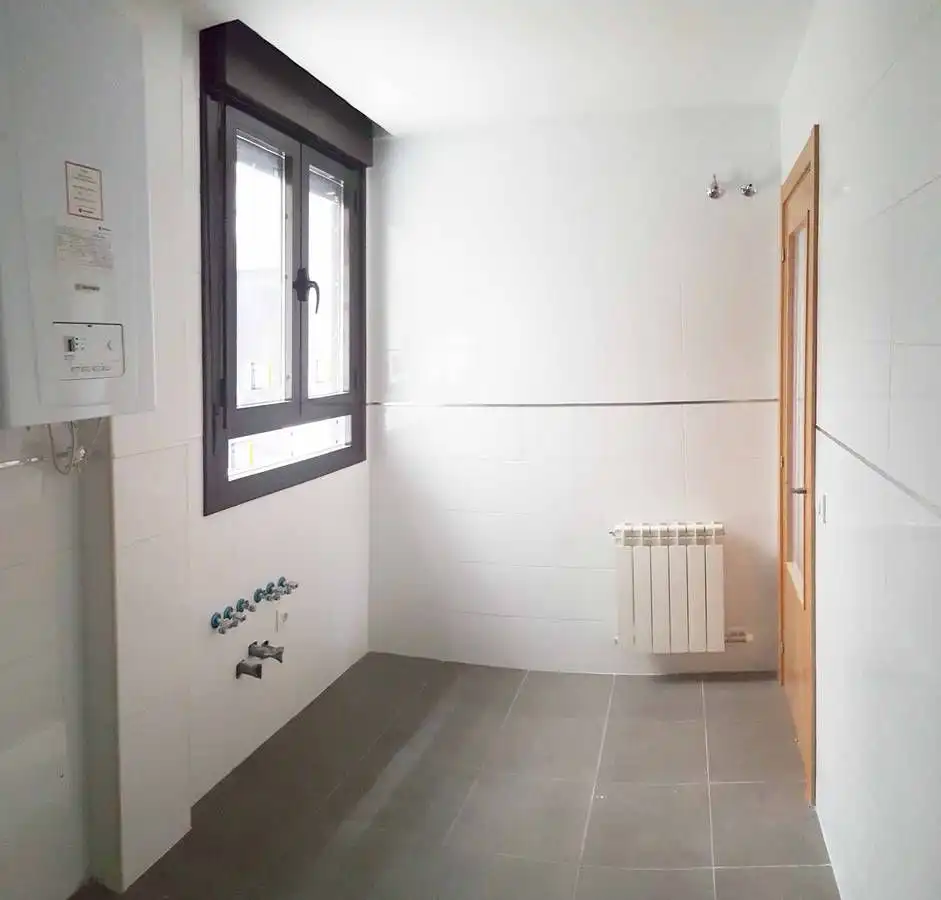 Bathroom of Ground floor for sale in Tordesillas  with Heating, Parquet flooring and Storage room