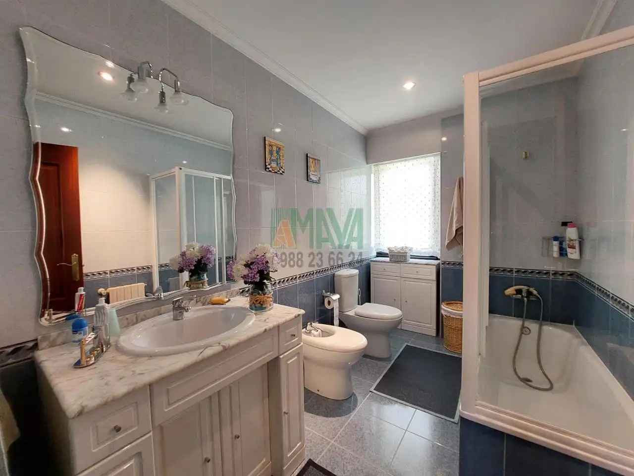 Baño de Casa adosada en venta en Ourense Capital  con Calefacción