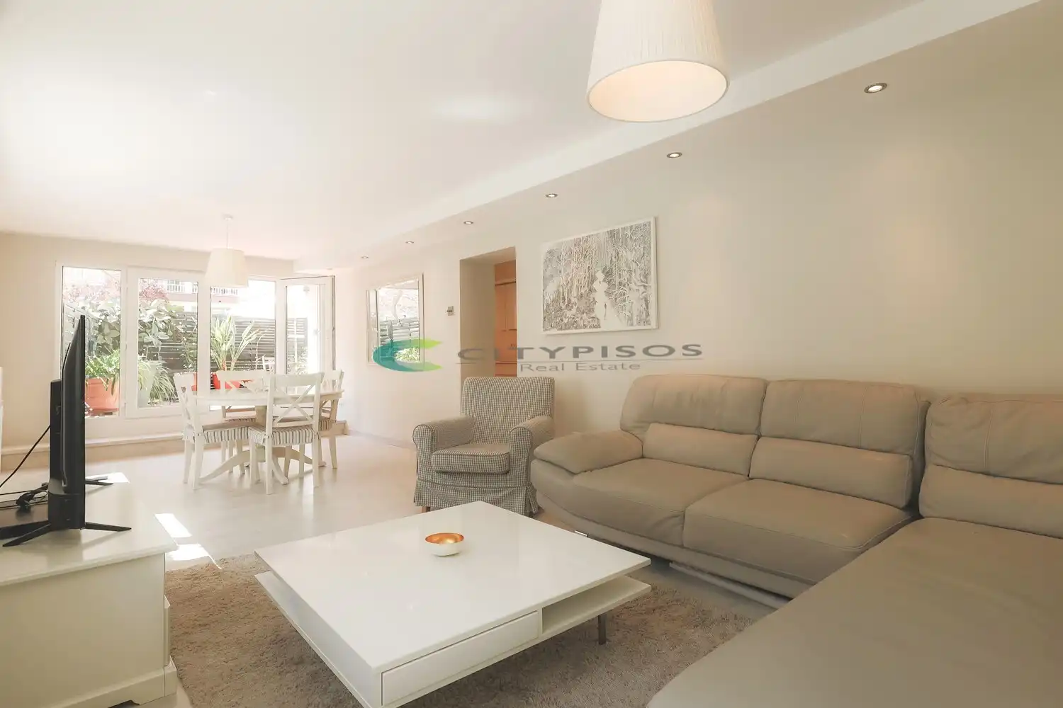 Sala d'estar de Pis en venda en Barcelona amb Aire condicionat, Calefacció i Parquet