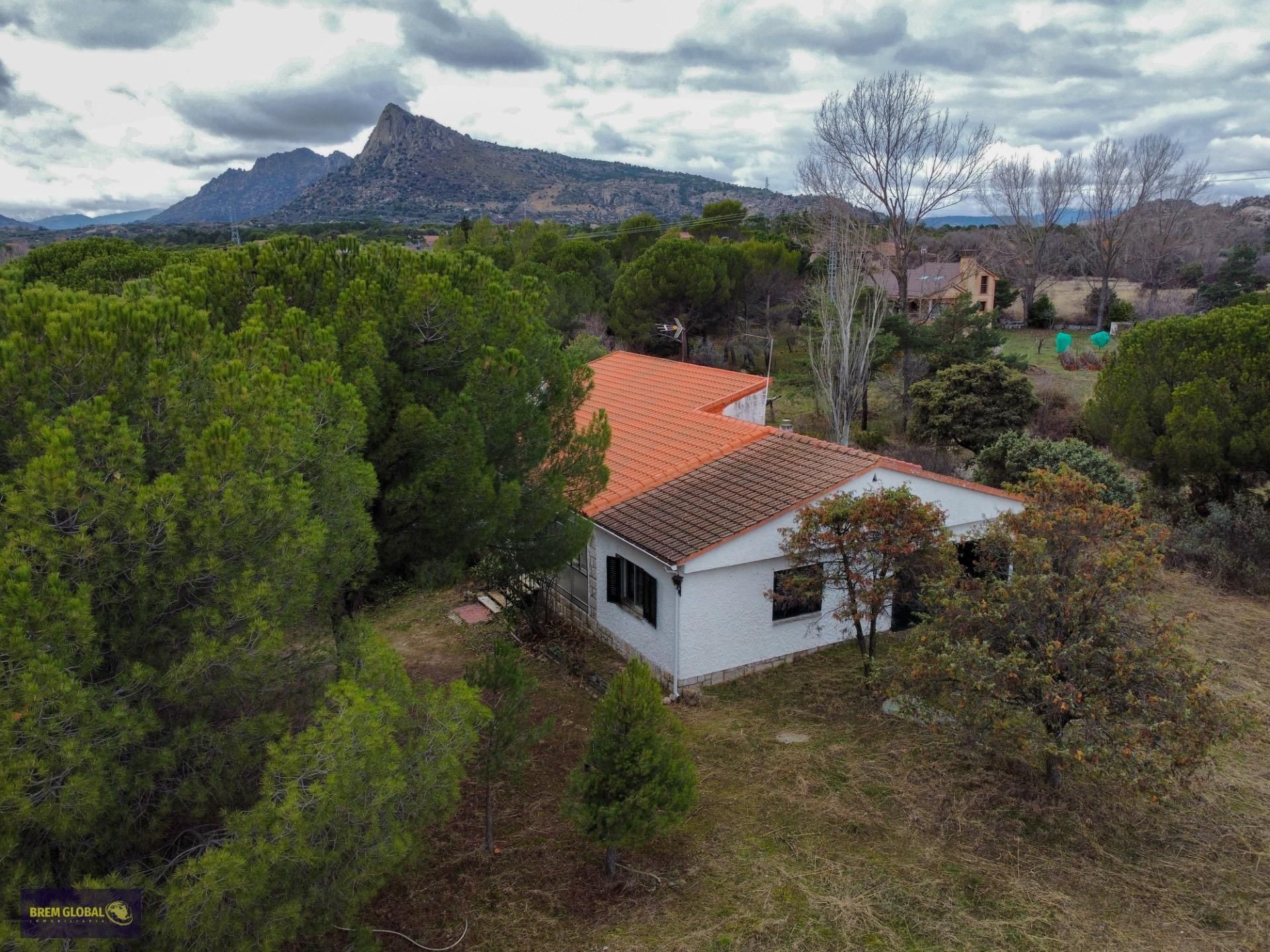 Exterior view of Single-family semi-detached for sale in El Berrueco  with Private garden and Storage room