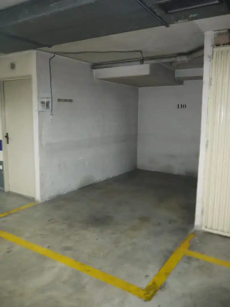 Garage for sale in Granada
