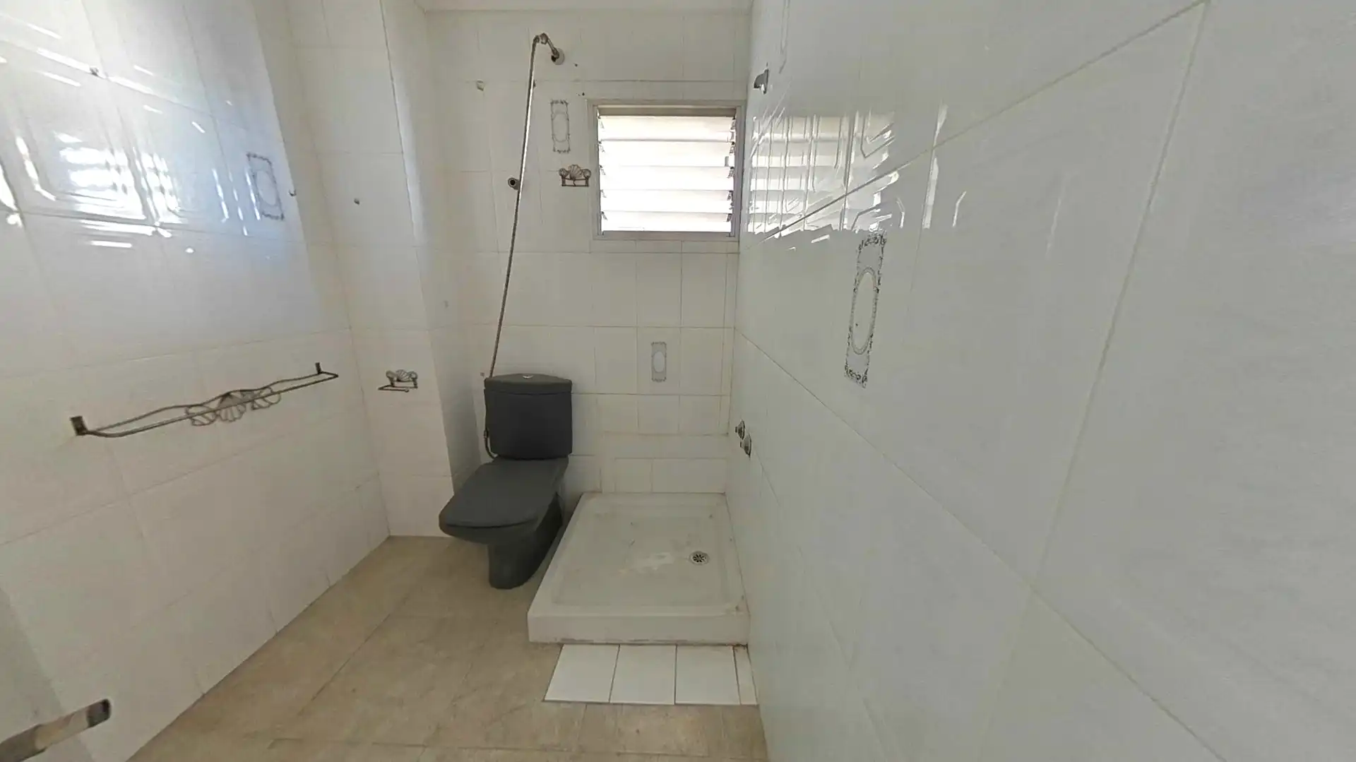 Bathroom of Apartments for sale in Elche / Elx