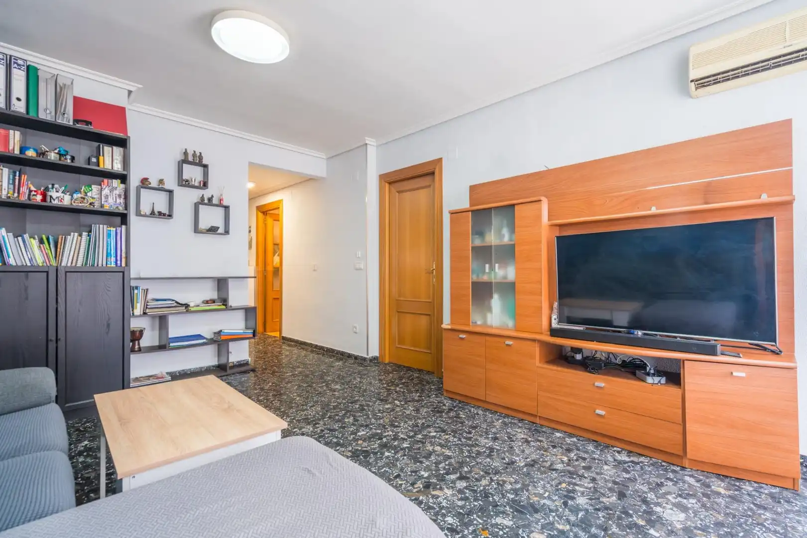 Sala de estar de Piso en venta en Valencia con Aire acondicionado y Balcón