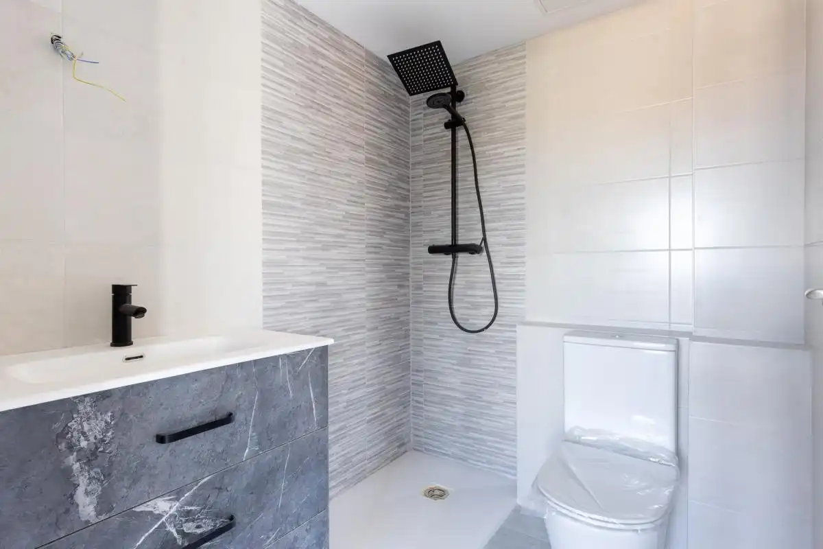 Badezimmer von Wohnung zum Verkauf in Valencia mit Klimaanlage, Heizung und Terrasse