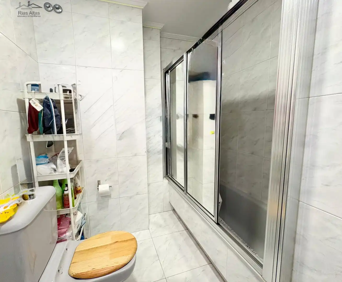 Bathroom of Flat for sale in A Coruña Capital   with Heating, Parquet flooring and Terrace