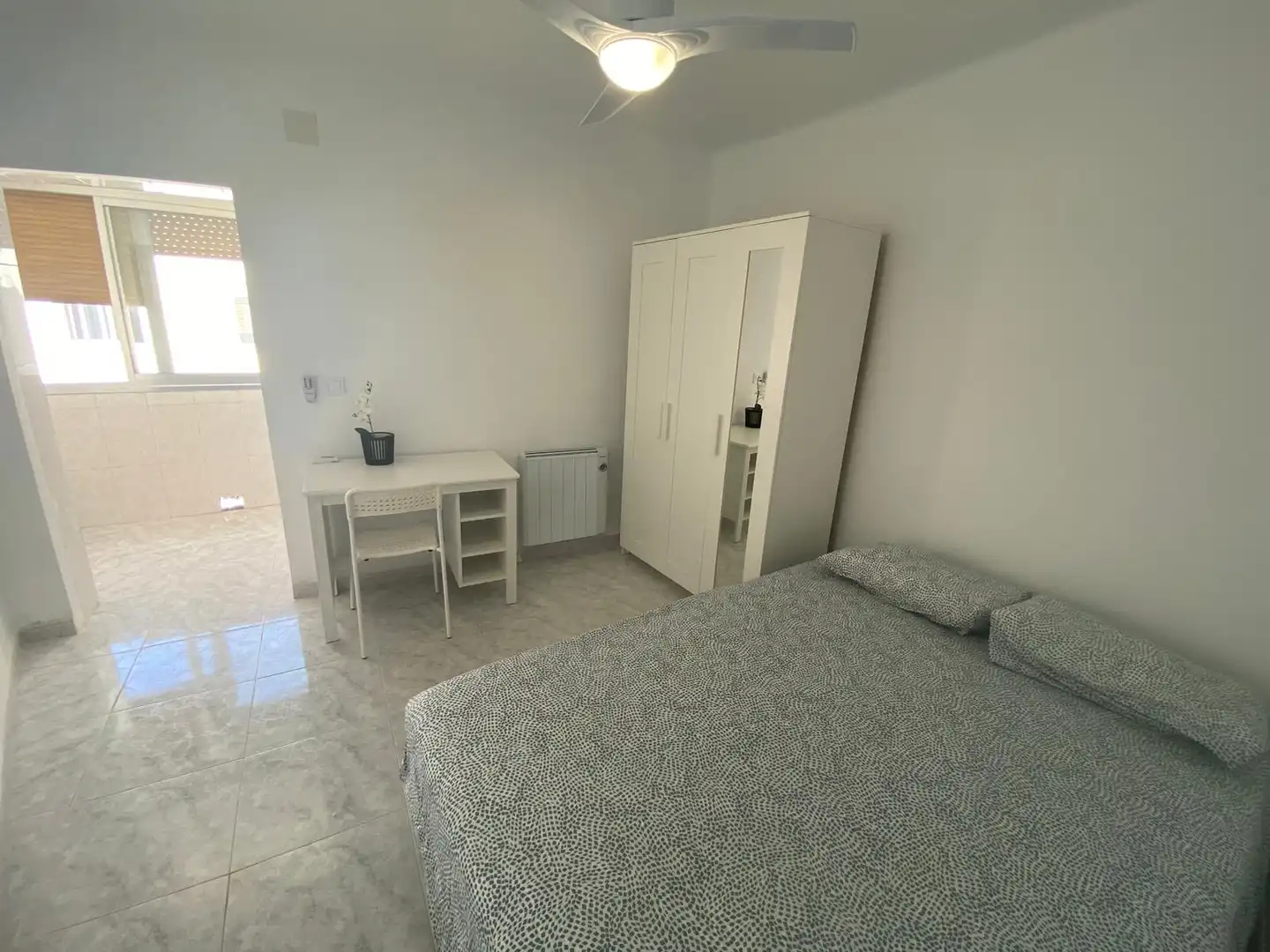 Room in Calle de María Antonia, 3, Moscardó