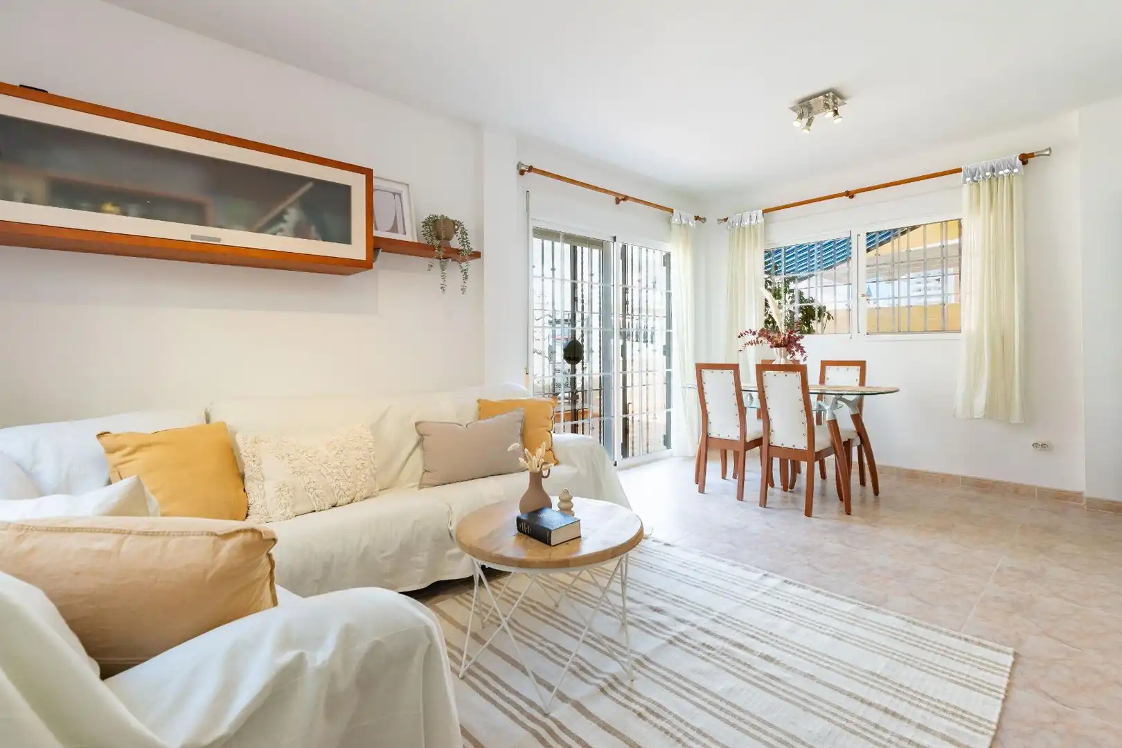 Sala d'estar de Casa adosada en venda en Cullera amb Aire condicionat, Calefacció i Terrassa