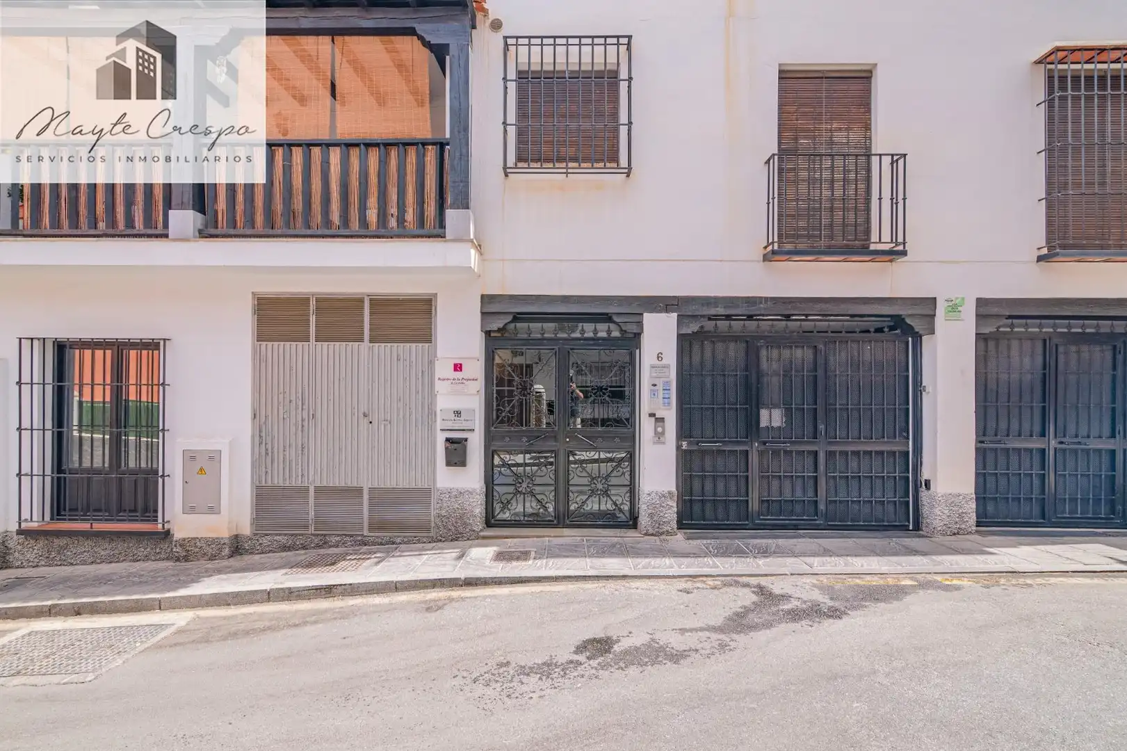 Vista exterior de Pis en venda en La Zubia amb Calefacció i Balcó