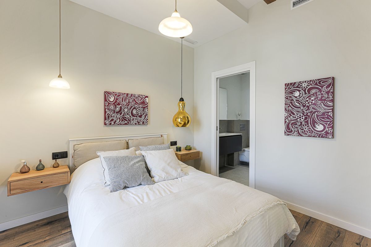 Bedroom of Flat for sale in  Barcelona Capital  with Air Conditioner, Heating and Furnished