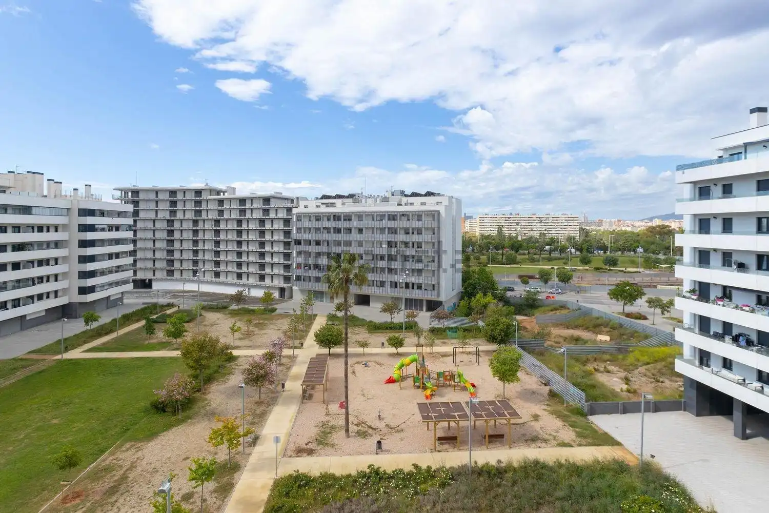 Außenansicht von Dachboden zur Miete in Sant Adrià de Besòs mit Klimaanlage, Heizung und Privatgarten