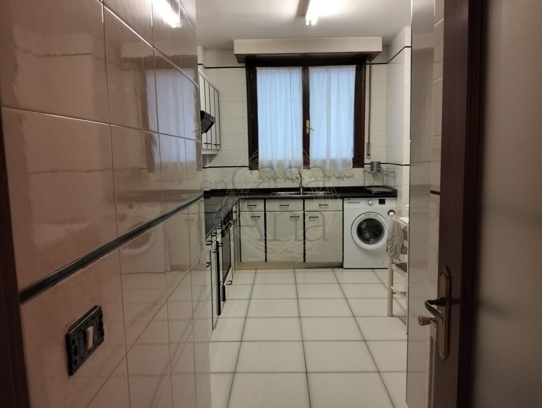 Cuina de Pis en venda en Bilbao  amb Calefacció i Balcó