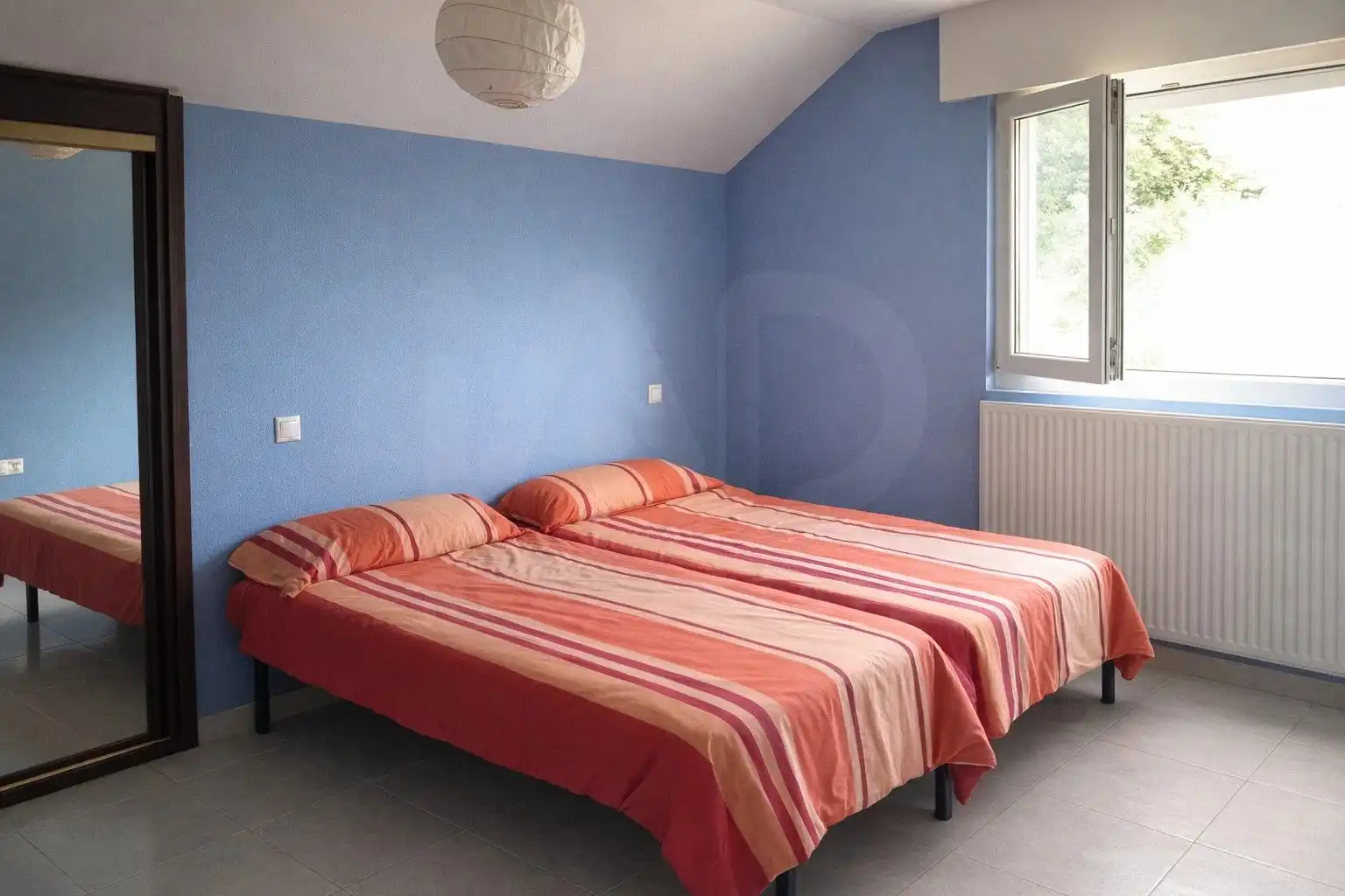 Schlafzimmer von Dachboden zum Verkauf in Molledo mit Terrasse